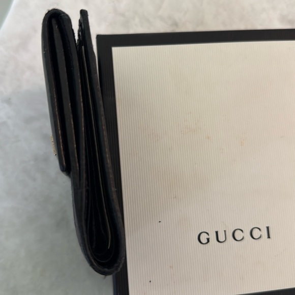 - Gucci black monogram canvas and leather compact wallet - Picture 3 of 8
